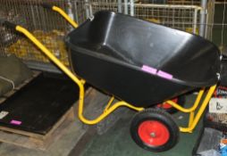 Large Garden Wheelbarrow