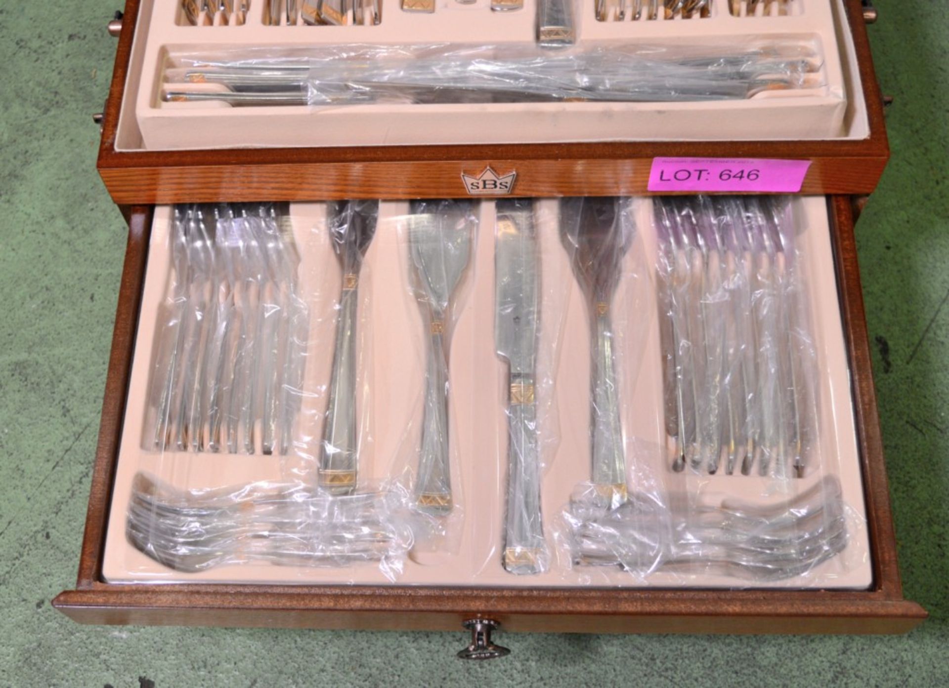 Cutlery Set in Wooden Case. - Image 3 of 4