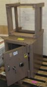 Heavy Duty Safe With Wooden Stand