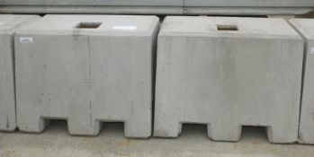 2x Concrete Blocks