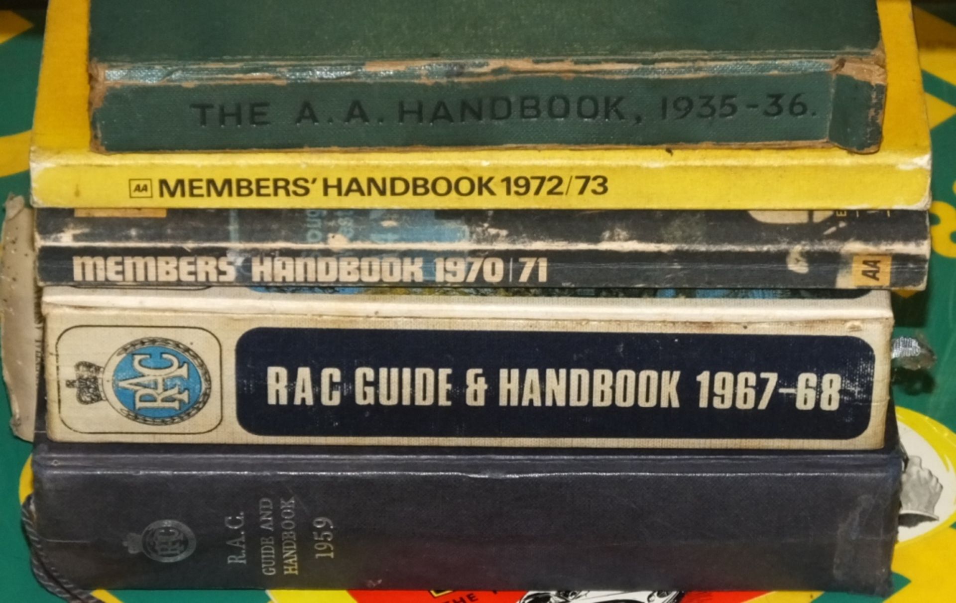 7x RAC Members Handbooks Vintage - Image 3 of 3