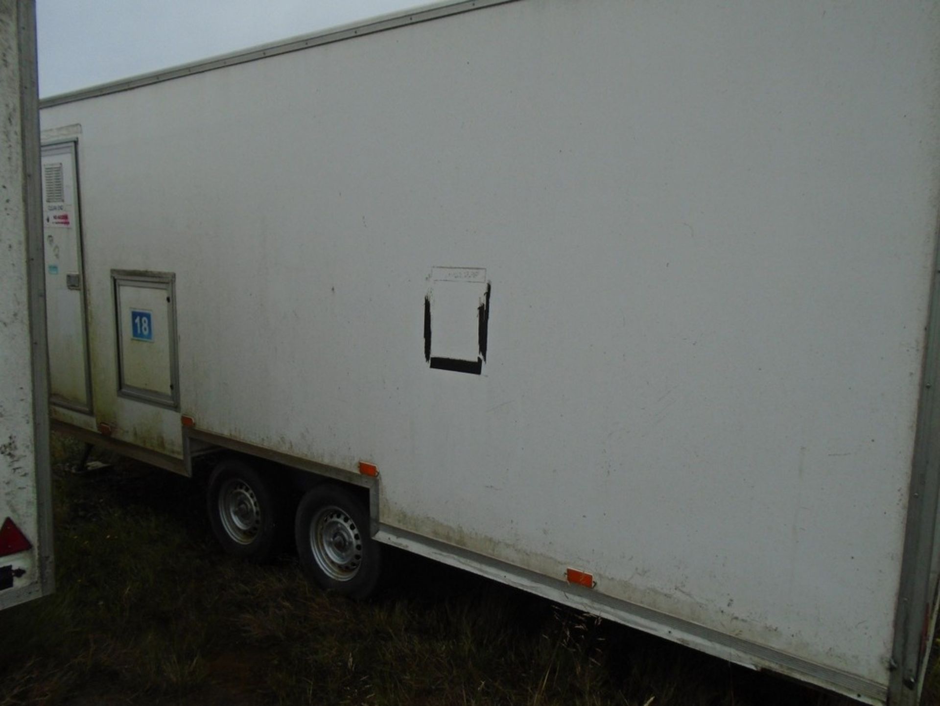 2 X TWIN AXLE FIBREGLAS BODY SHOWER/WELLFARE UNIT TRAILERS (USED FOR ASBESTOS CLEAN UP) - Image 7 of 13