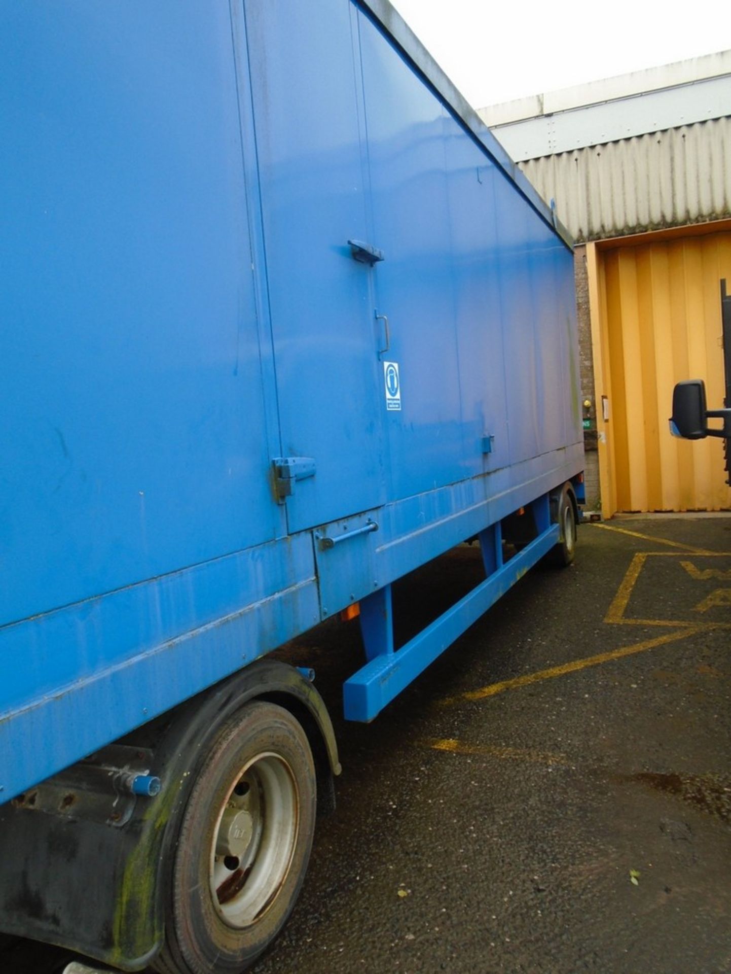 DORMAN TYPE 6SETCR SIX CYLINDER DIESEL ENGINE 500KVA GENERATOR IN ACCOUSTIC TRAILER - Image 6 of 12