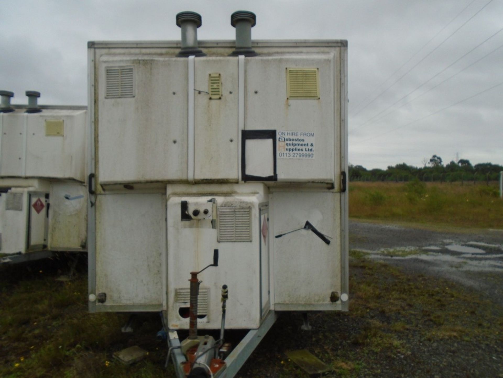 2 X TWIN AXLE FIBREGLAS BODY SHOWER/WELLFARE UNIT TRAILERS (USED FOR ASBESTOS CLEAN UP) - Image 12 of 13