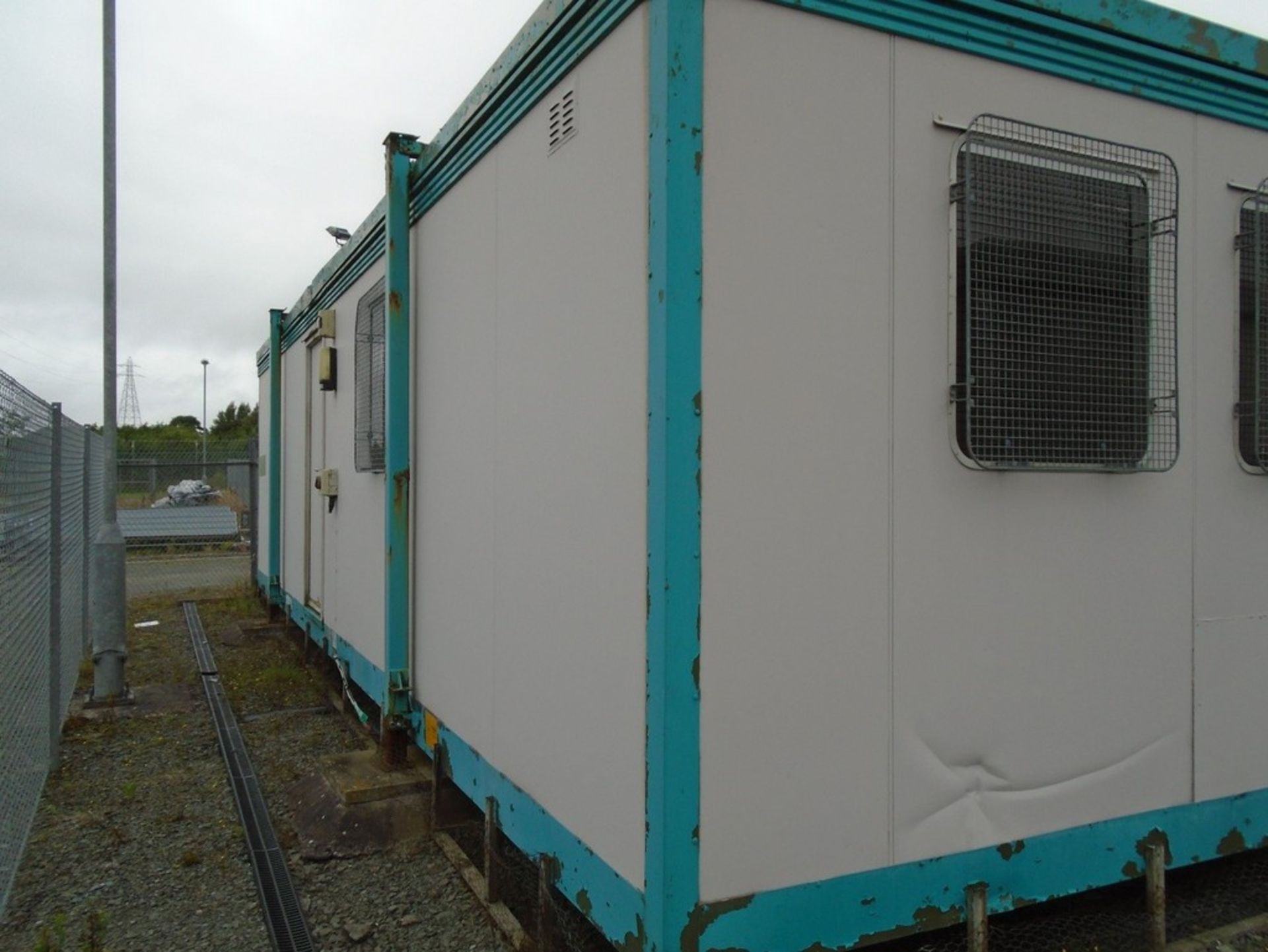 7 X JACKLEG OFFICE CABINS; 9700MM X 3120MM EACH - Image 6 of 11