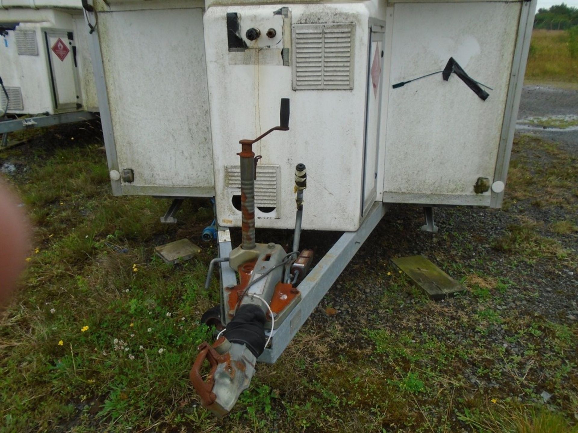 2 X TWIN AXLE FIBREGLAS BODY SHOWER/WELLFARE UNIT TRAILERS (USED FOR ASBESTOS CLEAN UP) - Image 13 of 13