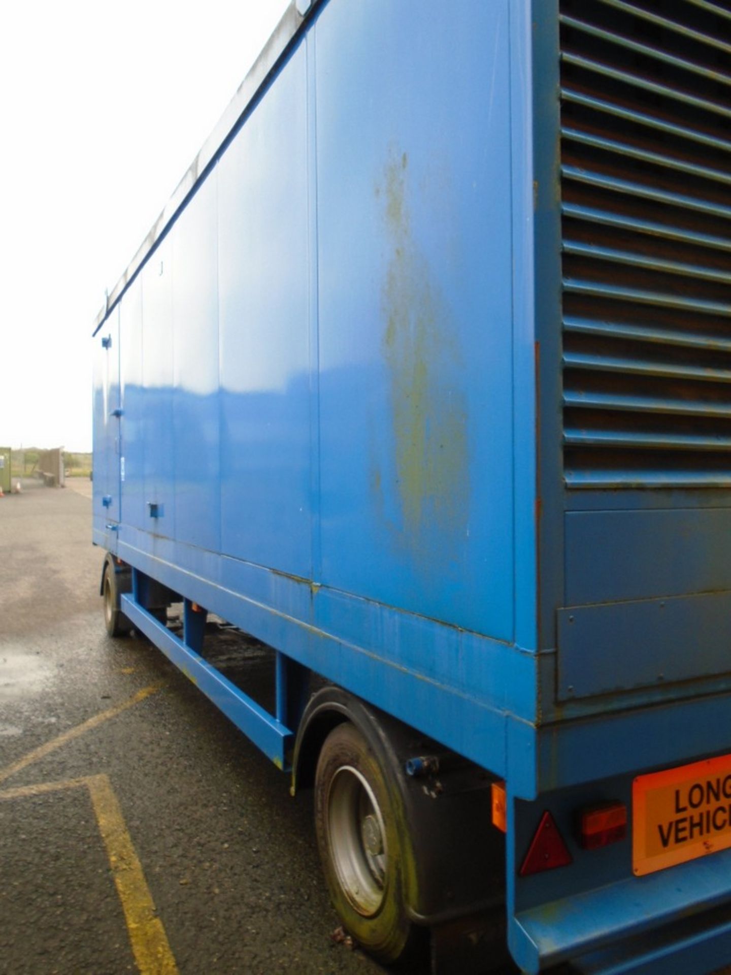 DORMAN TYPE 6SETCR SIX CYLINDER DIESEL ENGINE 500KVA GENERATOR IN ACCOUSTIC TRAILER - Image 5 of 12