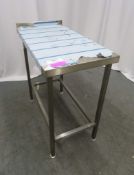 STAINLESS STEEL END KITCHEN PREPERATION TABLE