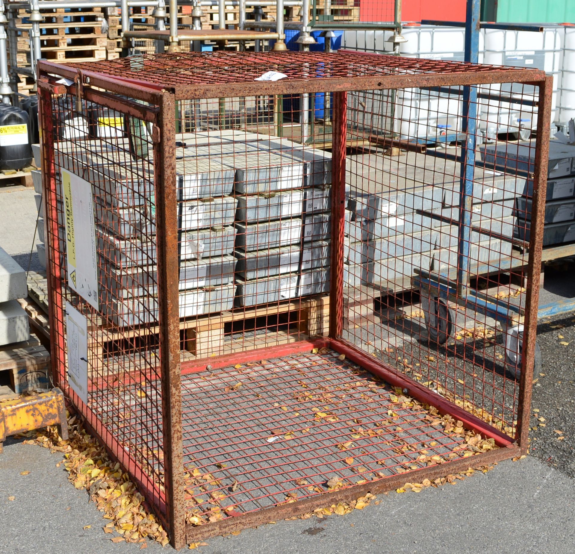 Wire Cage 1200 x 1200 x 1200mm.