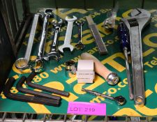 Tool Hand - Spanners, Screwdriver, Handle, Allen Keys