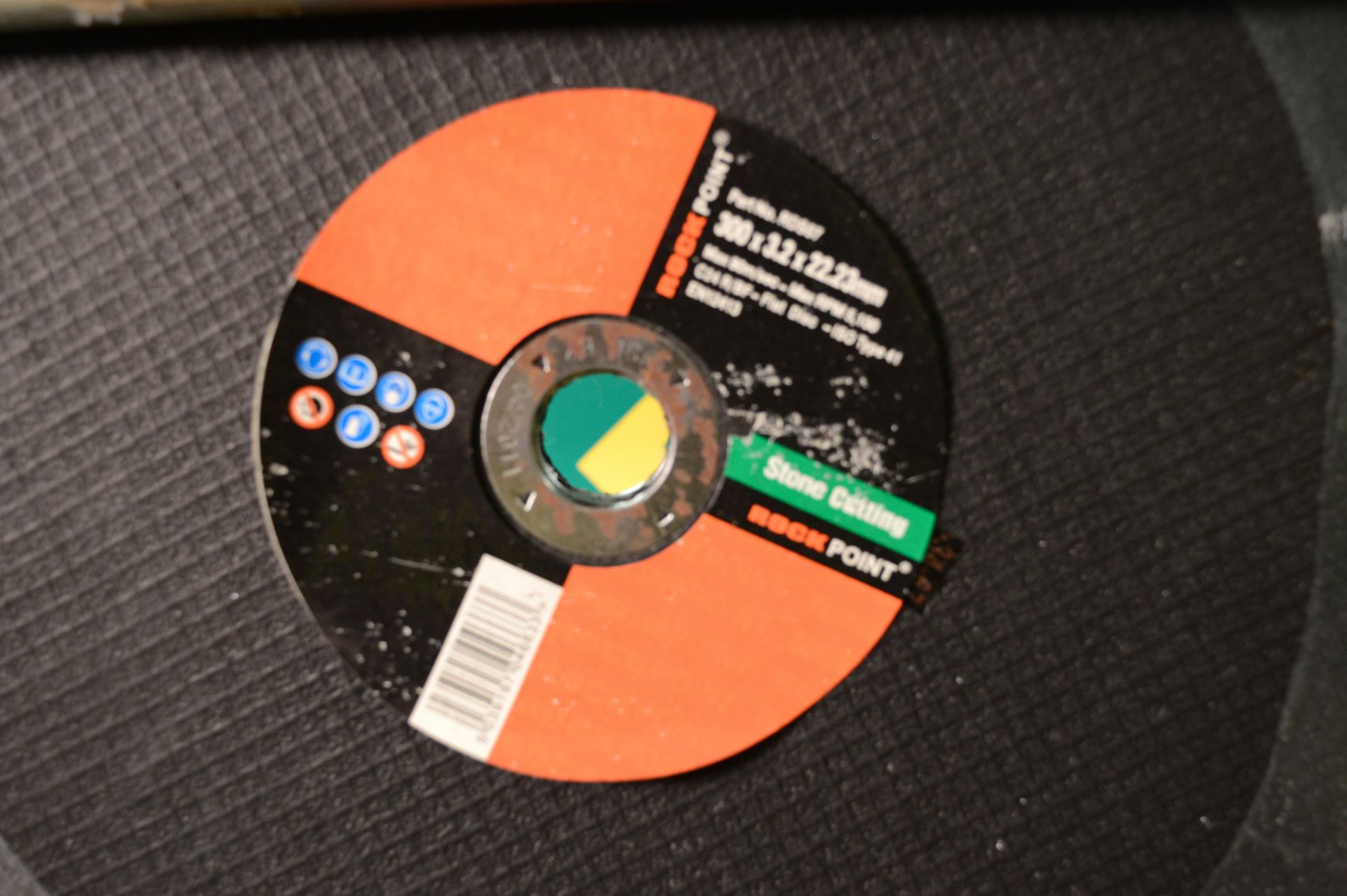 Stone Cutting Discs - 1 box - 300 x 3.2 x 22.23mm - Image 2 of 3