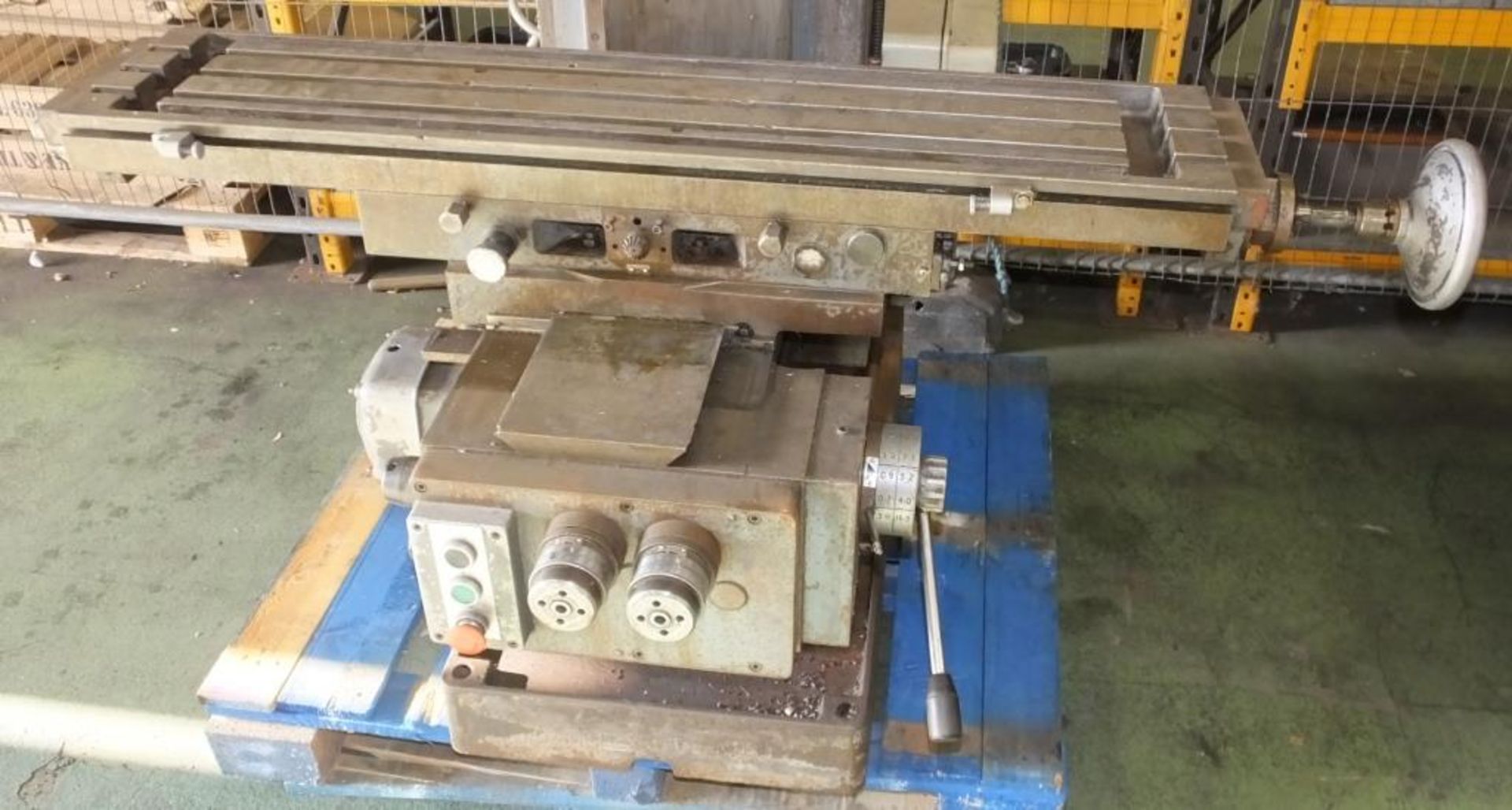 Elliott Milling machine 3 Phase 415 volt - Image 2 of 10