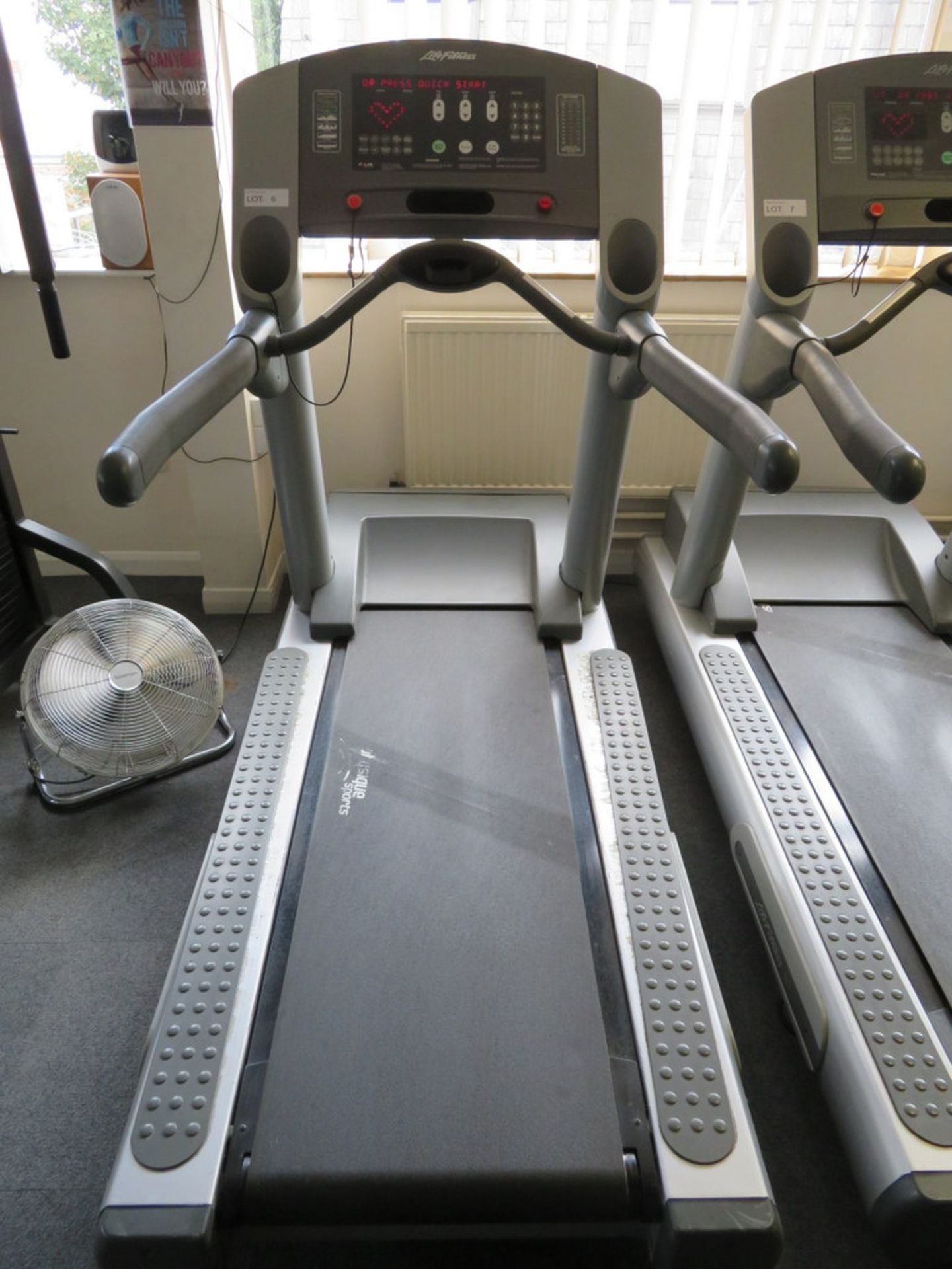 LIFE FITNESS MODEL 95Ti TREADMILL; 2200 X 930 X 1600MM - Image 2 of 3