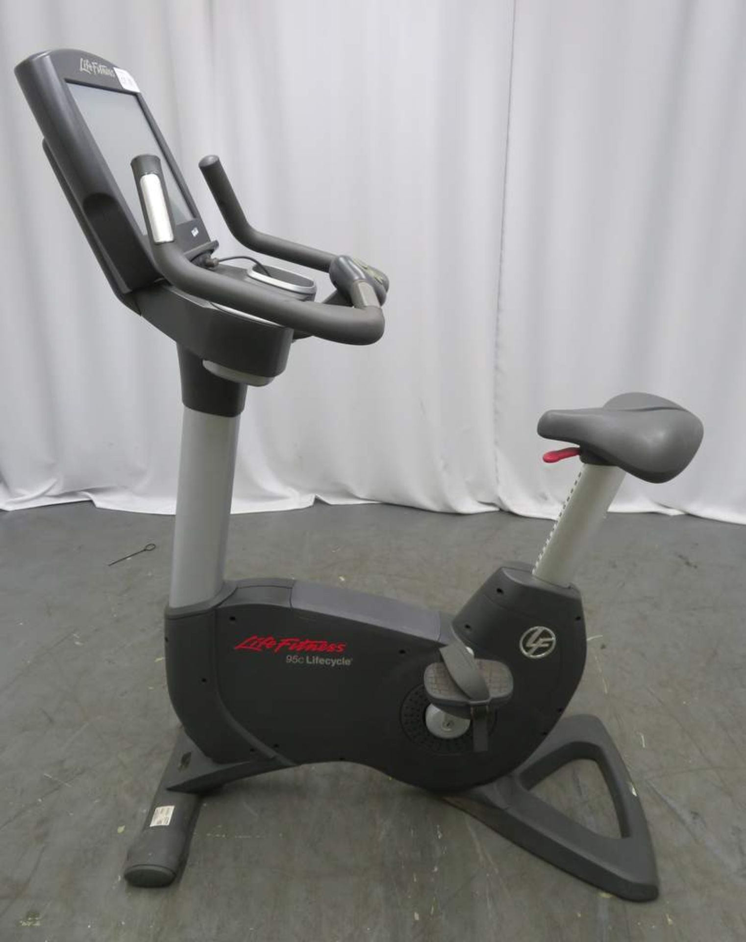 Life Fitness, Model: 95c Lifecycle, Upright Exercise Bike. - Image 2 of 7