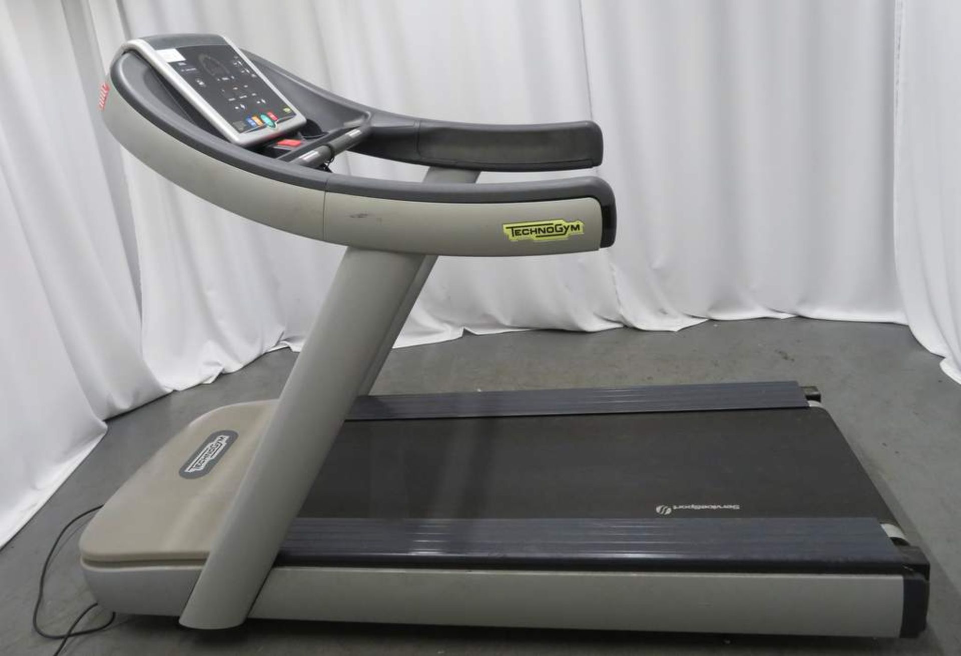 Technogym Model: Run 500 Treadmill. - Image 2 of 7