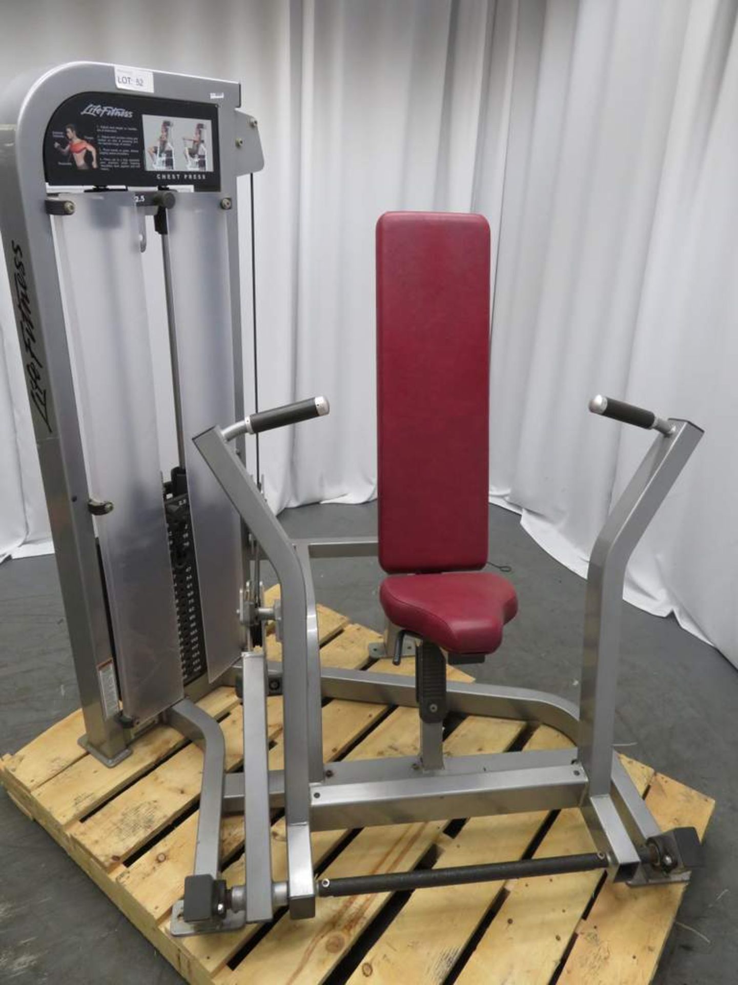 Life Fitness Selection Series Chest Press Machine. - Image 2 of 8