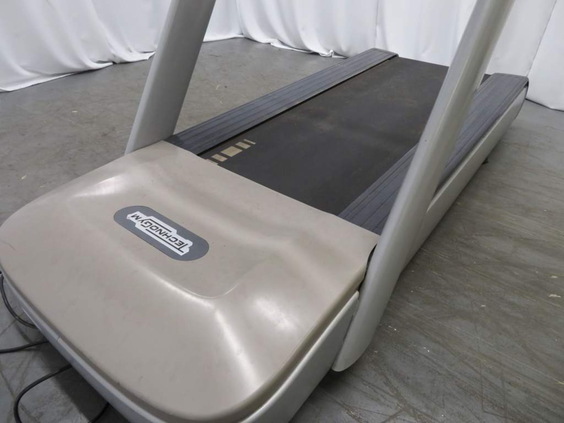 Technogym Model: Run 500 Treadmill. - Image 6 of 7