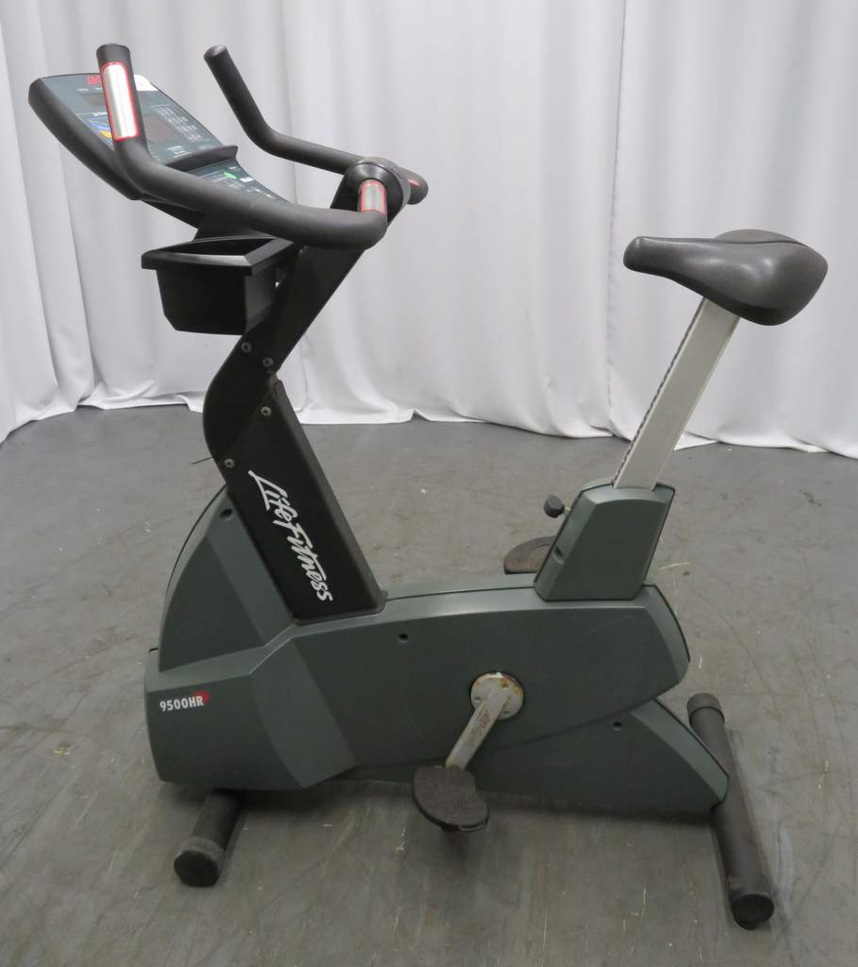 Life Fitness, Model: 9500HR, Upright Exercise Bike. - Image 2 of 6