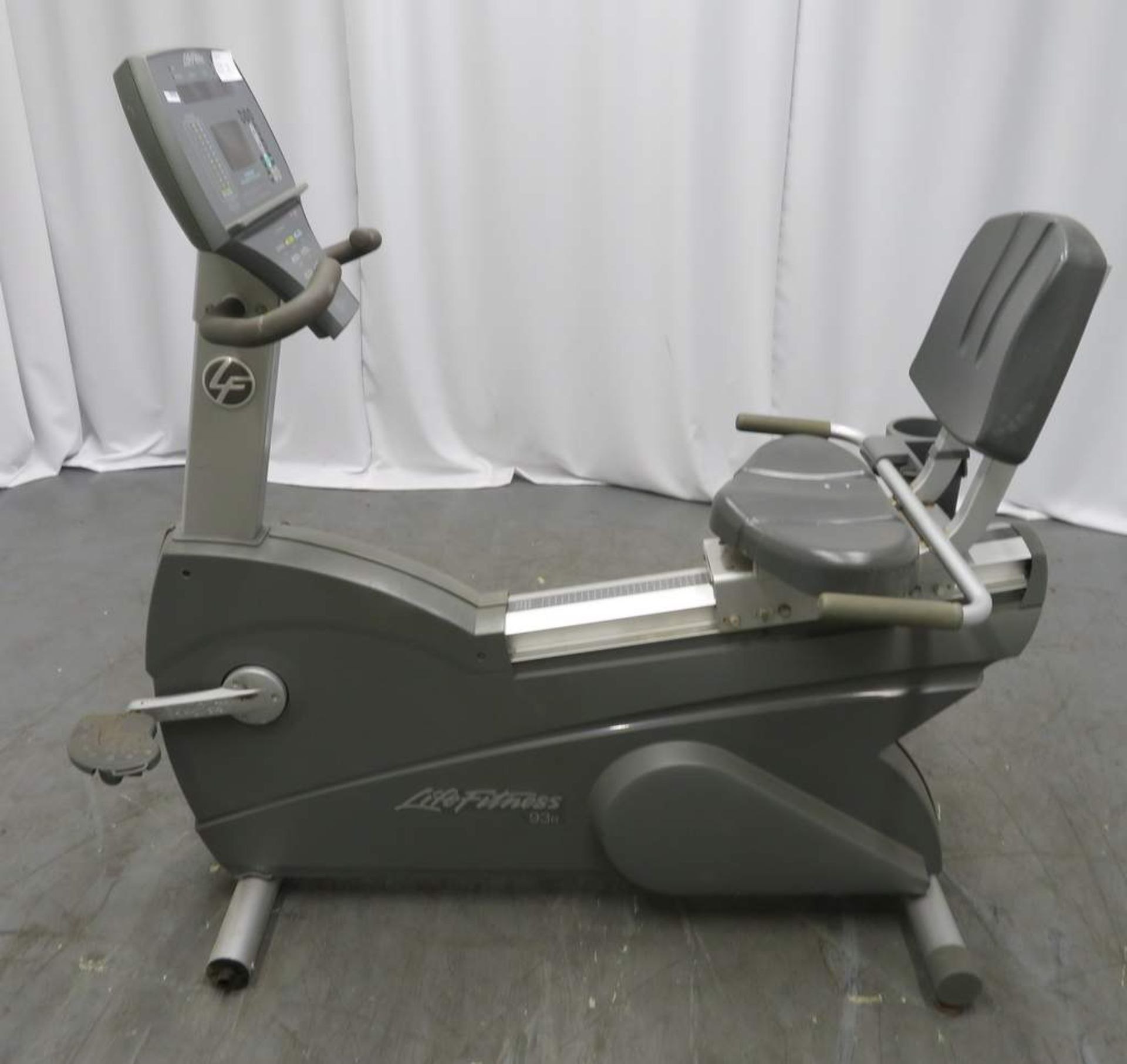 Life Fitness, Model: 93R, Recumbent Exercise Bike. - Image 2 of 7