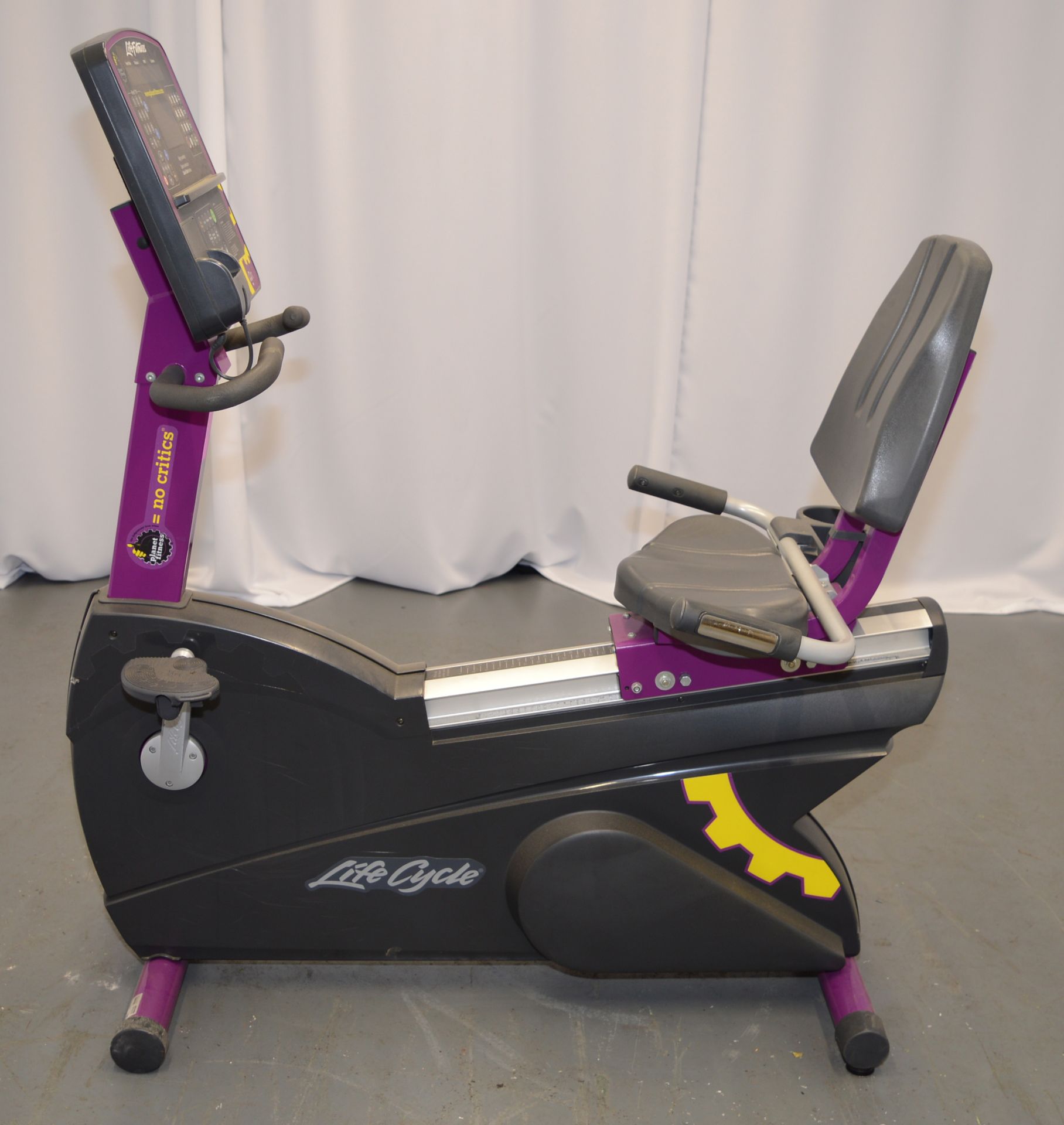 Life Fitness, Model: Integrity CLSR, Recline Exercise Bike, Life Cycle.