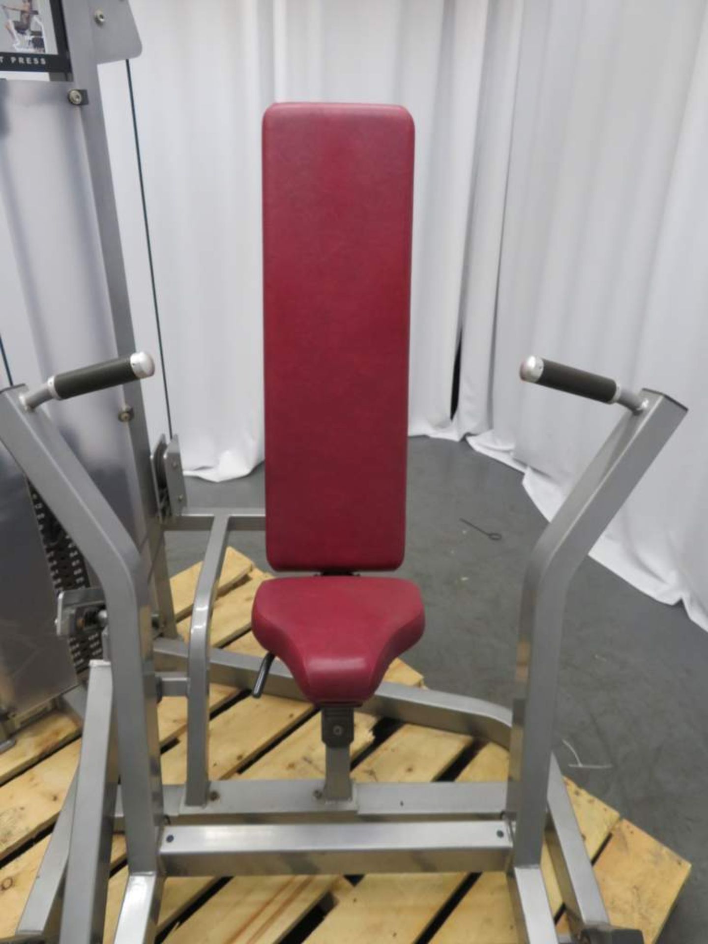 Life Fitness Selection Series Chest Press Machine. - Image 3 of 8