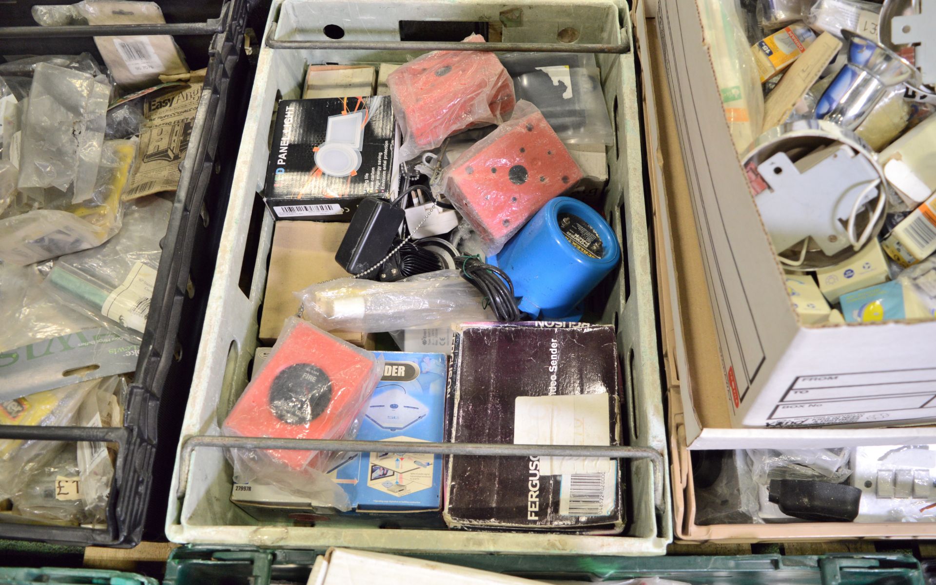 Pallet of Electrical Fittings - Plates, Boxes Lights. - Image 5 of 5