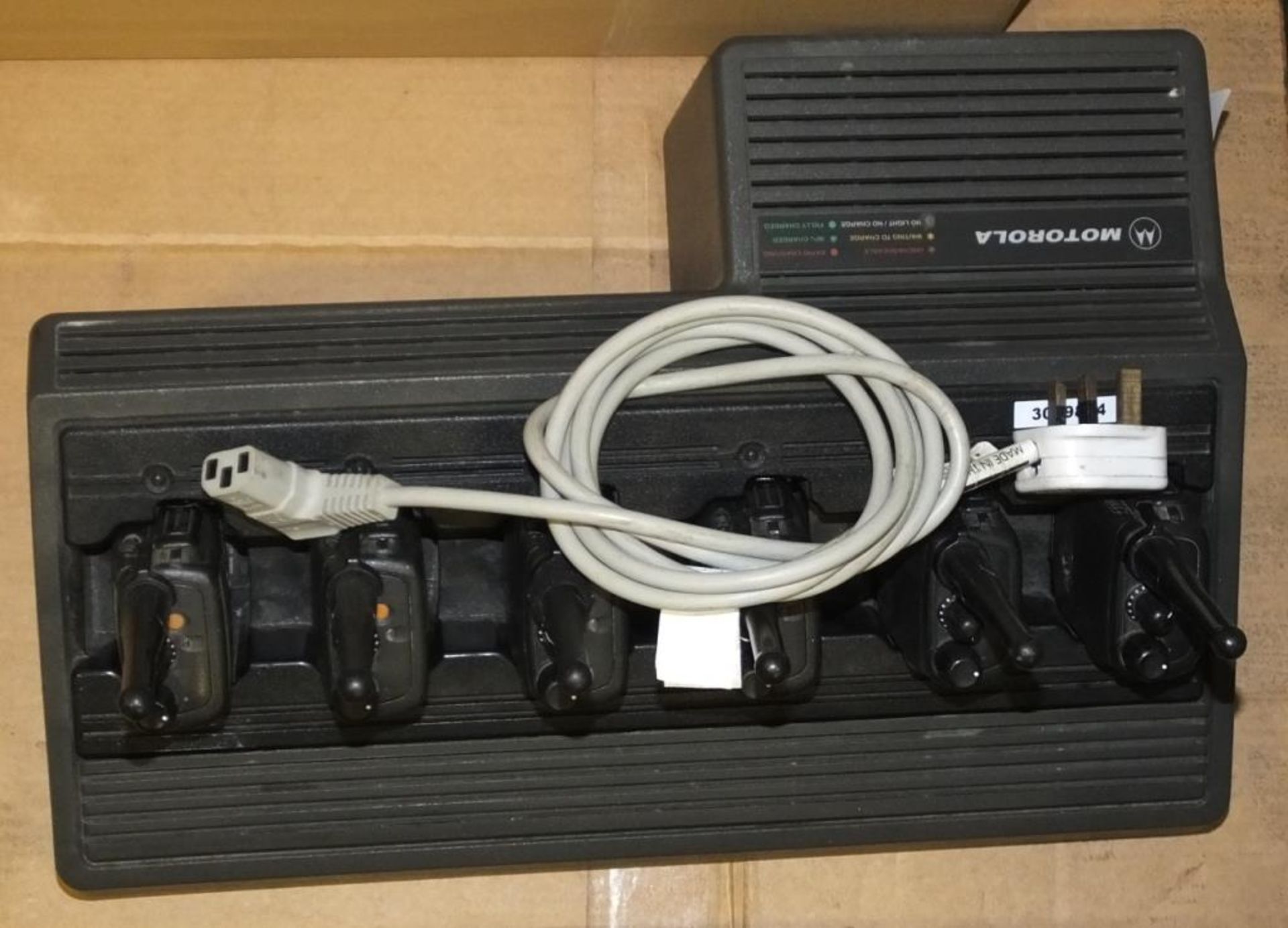 28x Motorola GP688 Hand Radios, Motorola Multi Charger With 6 GP688R Radio, Motorola GM128 - Image 5 of 6