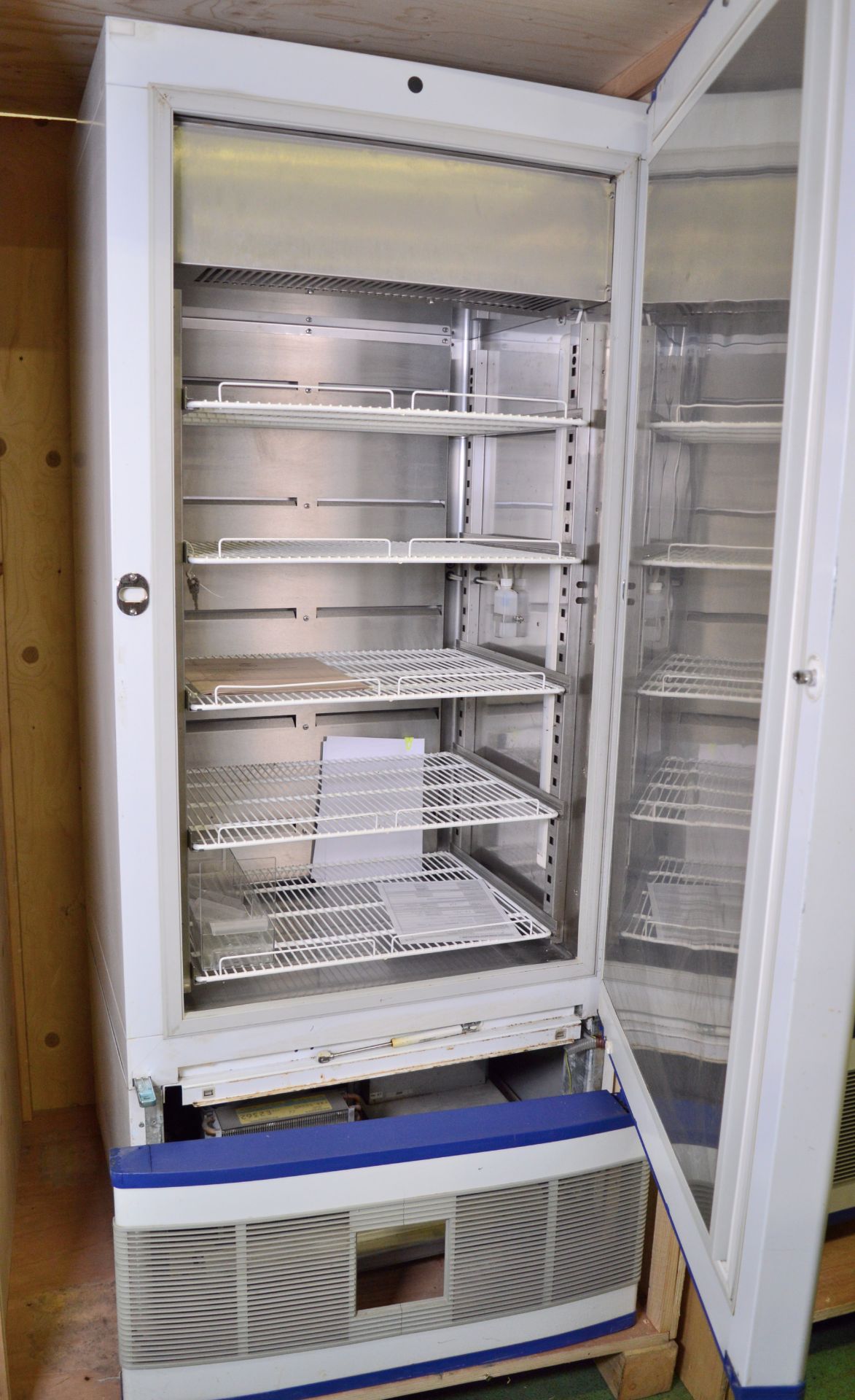 Dometic LR400 Laboratory Refrigerator W 850 x D 800 x H 1920mm. - Image 2 of 2