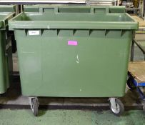 Green Medium Size Tipper Wheelie Bin.