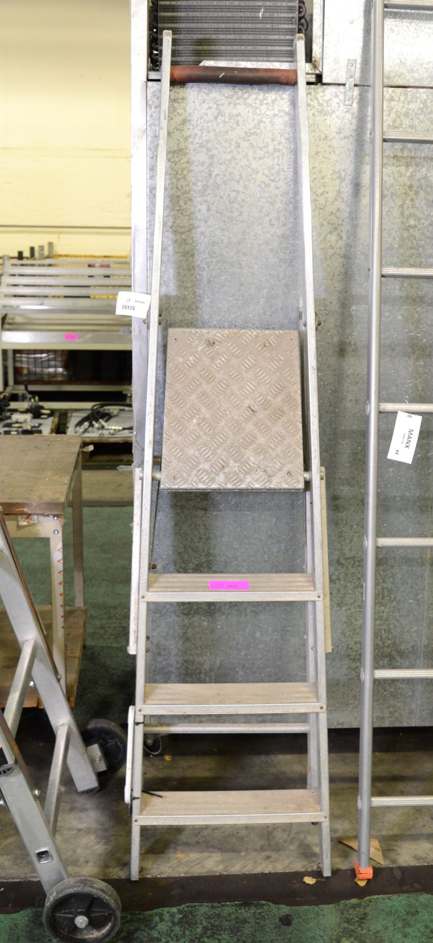 Aluminum Decorating Ladder 4 Tread.