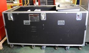 Specialist Carry Case L 1960 X W 940 X H 1070mm.