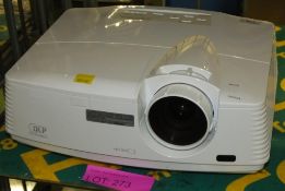 Mitsubishi VLT-XD600LP LCD Projector