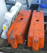 2x Rubber Highway Curb Blocks