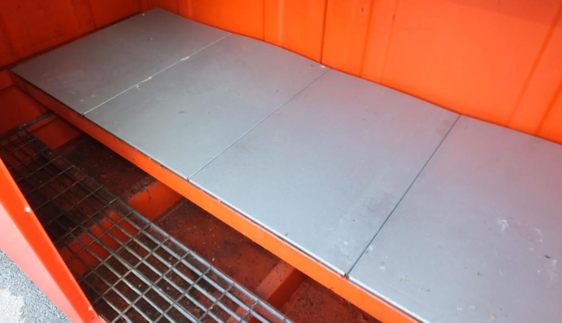 Empteezy Ltd 2 Tier Bunded Storage Container - £5 + VAT Loading Charge Applied to this lot - Image 4 of 5