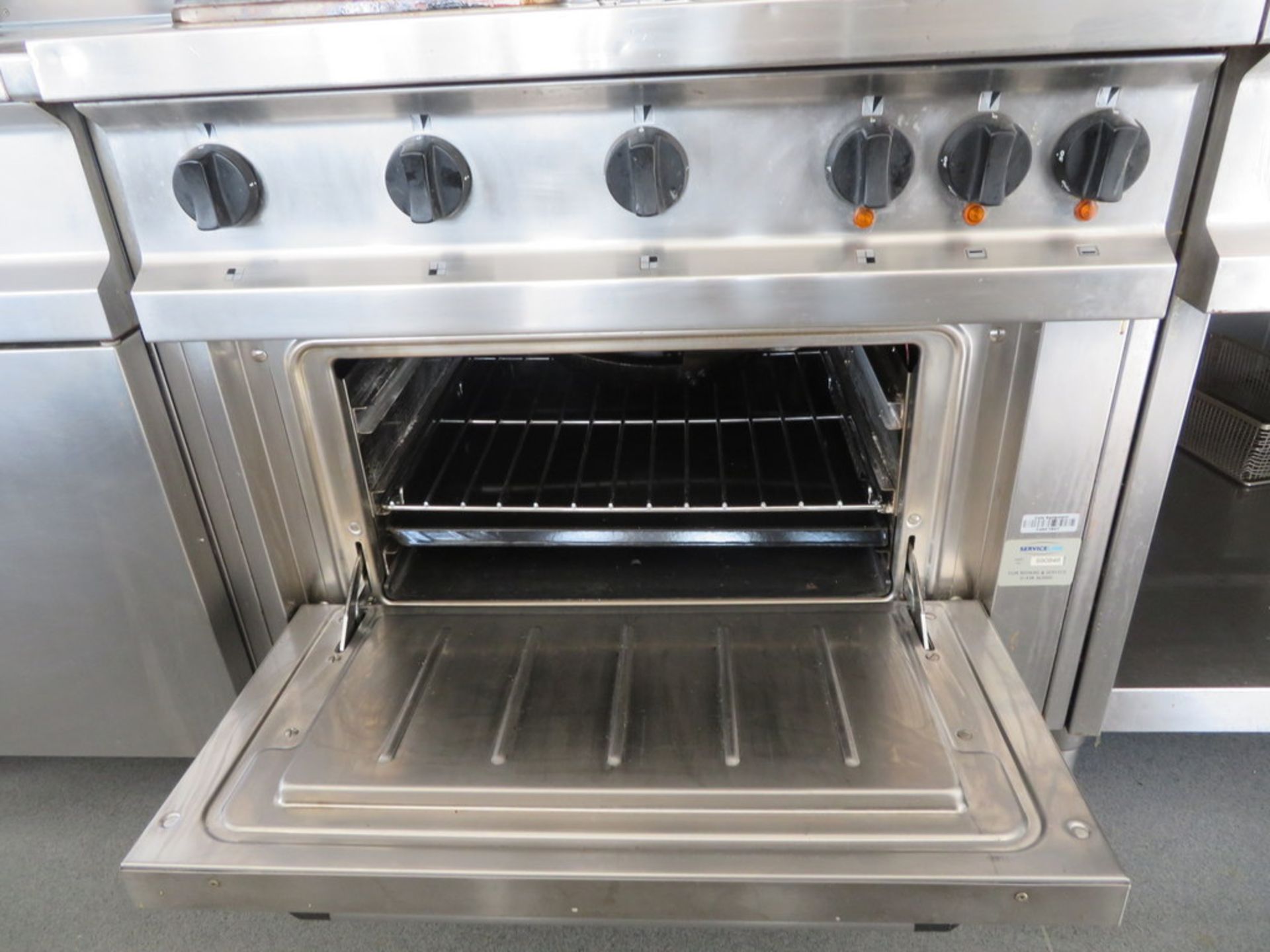 EXCLUSIVE RANGES MODEL EHE 80 STAINLESS STEEL COMMERCIAL COOKING RANGE - Image 4 of 10