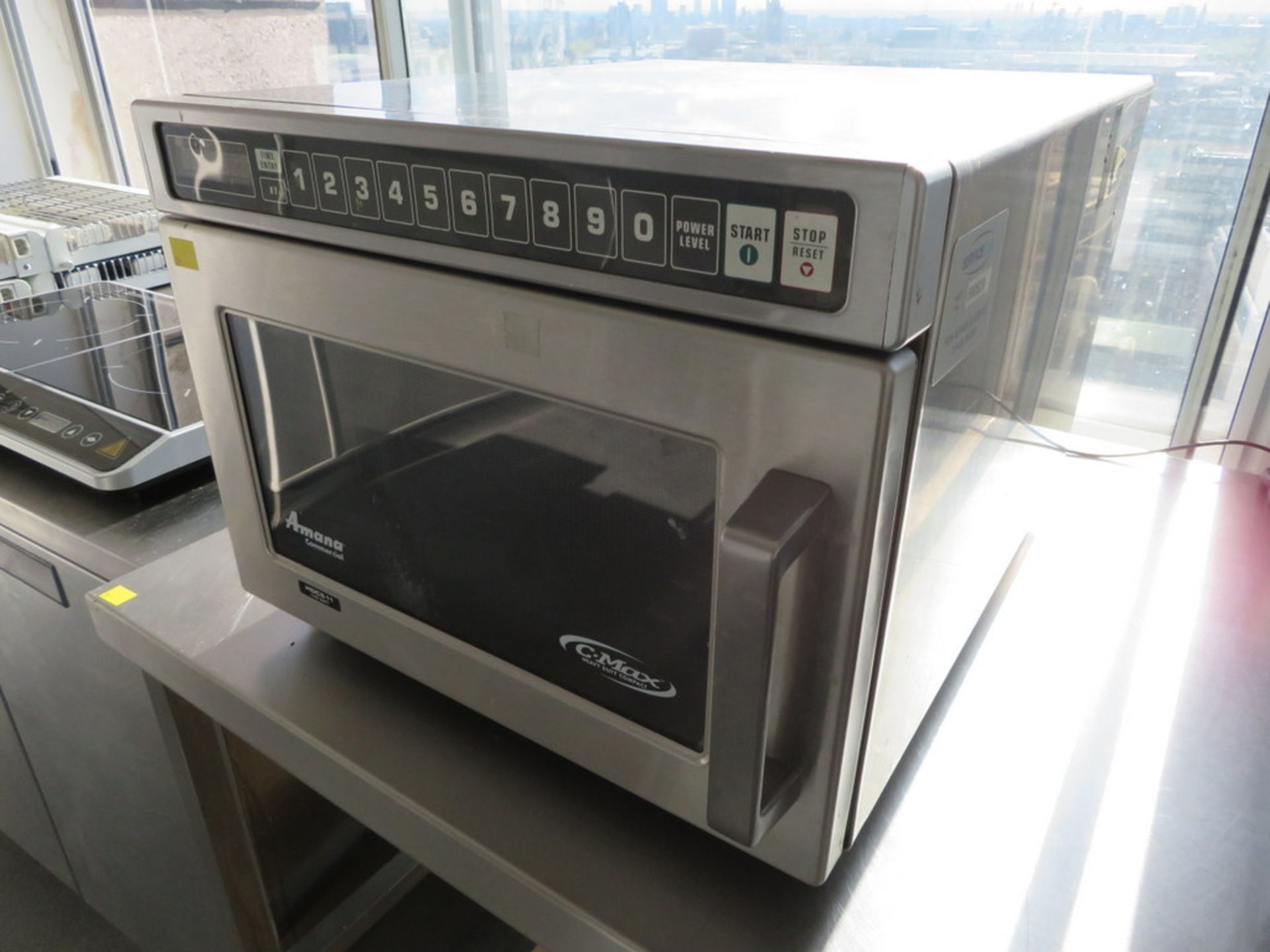 AMANA COMMERCIAL HDC 511 1100WATT MICROWAVE OVEN