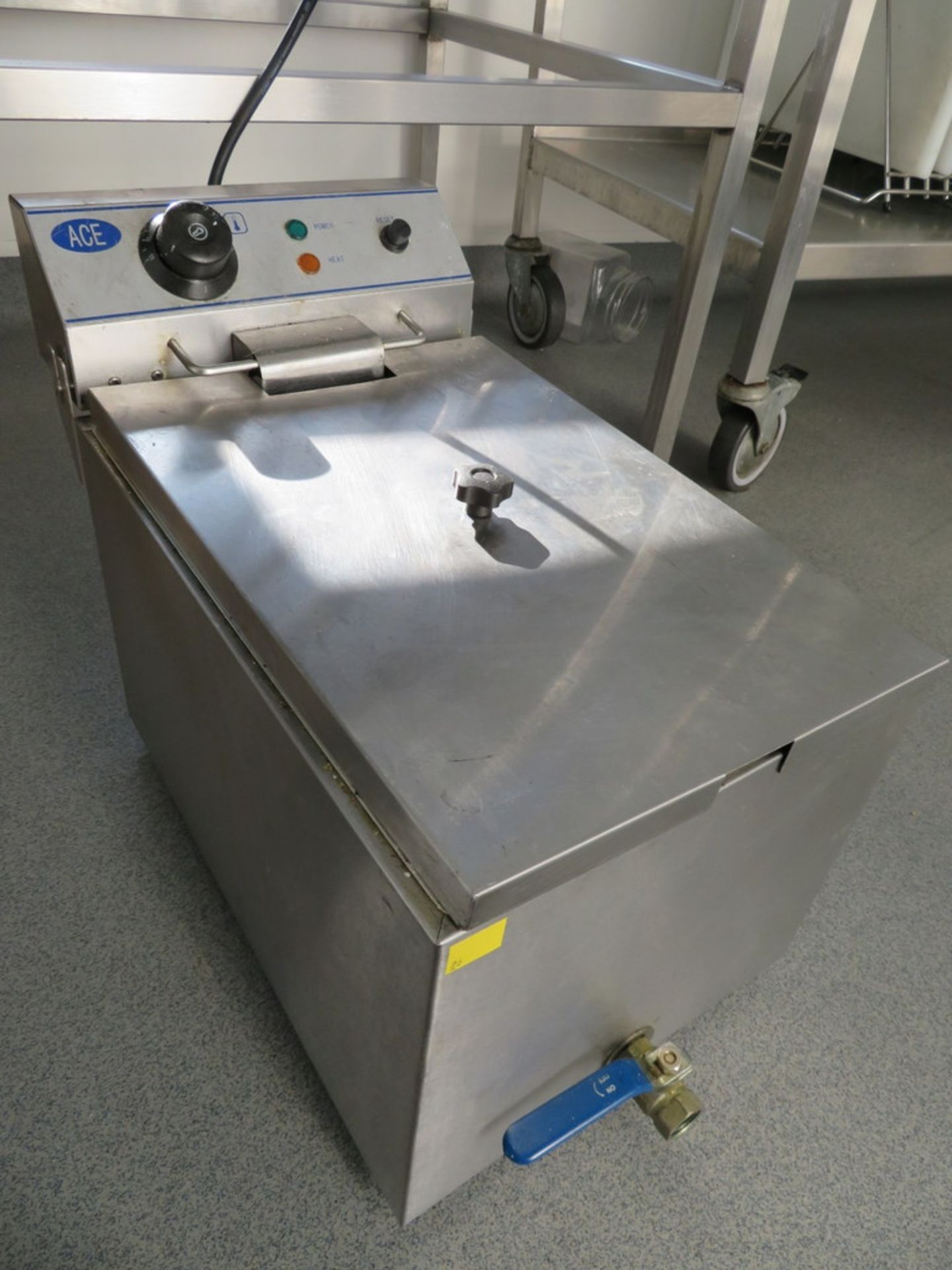 ACE STAINLESS STEEL SINGLE BASKET TABLE TOP DEEP FAT FRYER; 240V