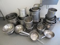 QTY OF LARGE STAINLESS STEEL AND METAL POTS AND PANS