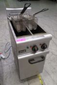 Lincat Twin Basket Fryer Model: 0E7105. 3 Phase. 8L Tank.