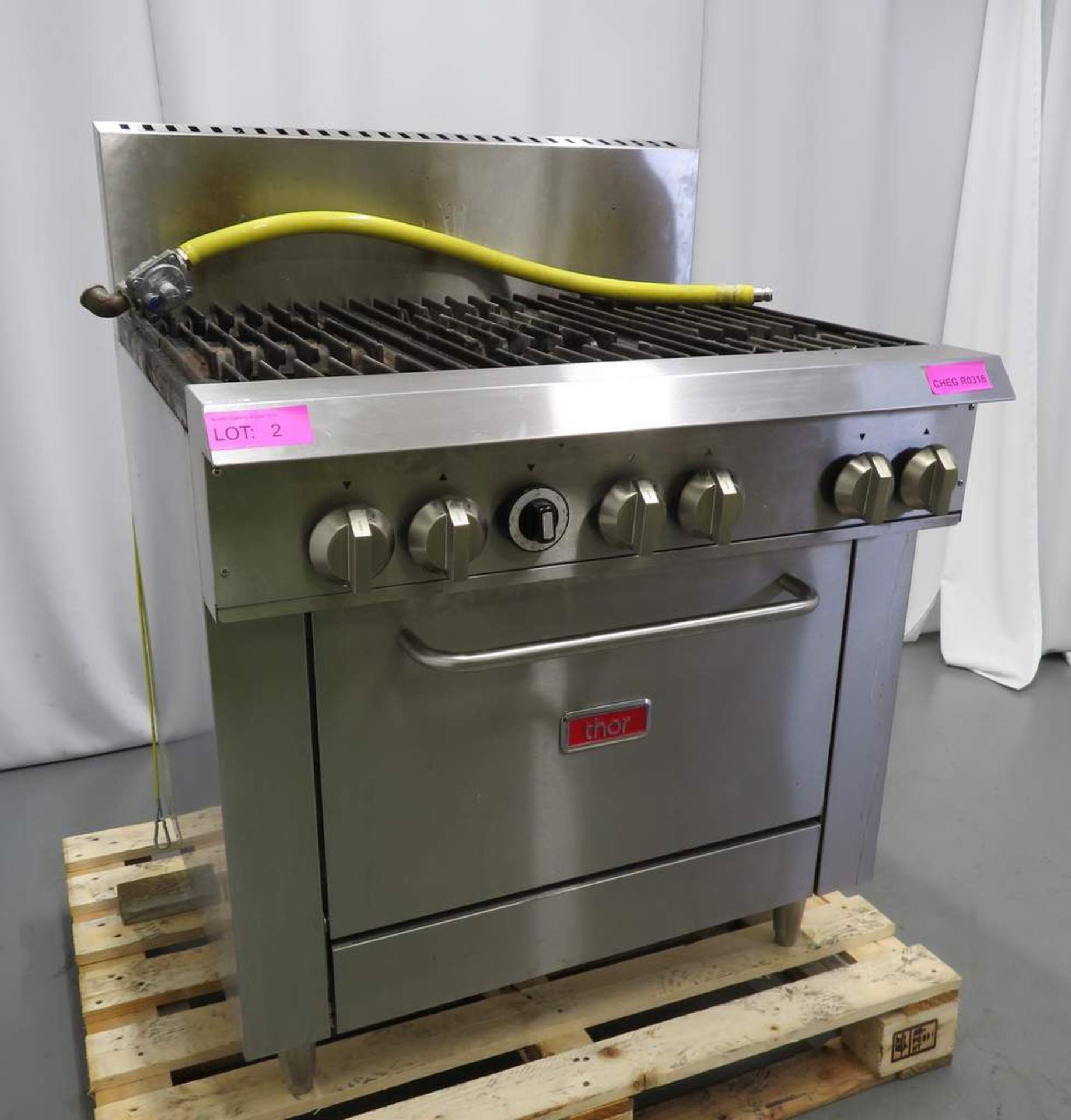 Thor 6 Ring Gas Range Oven 36". Natural Gas. Model: TR-6F.