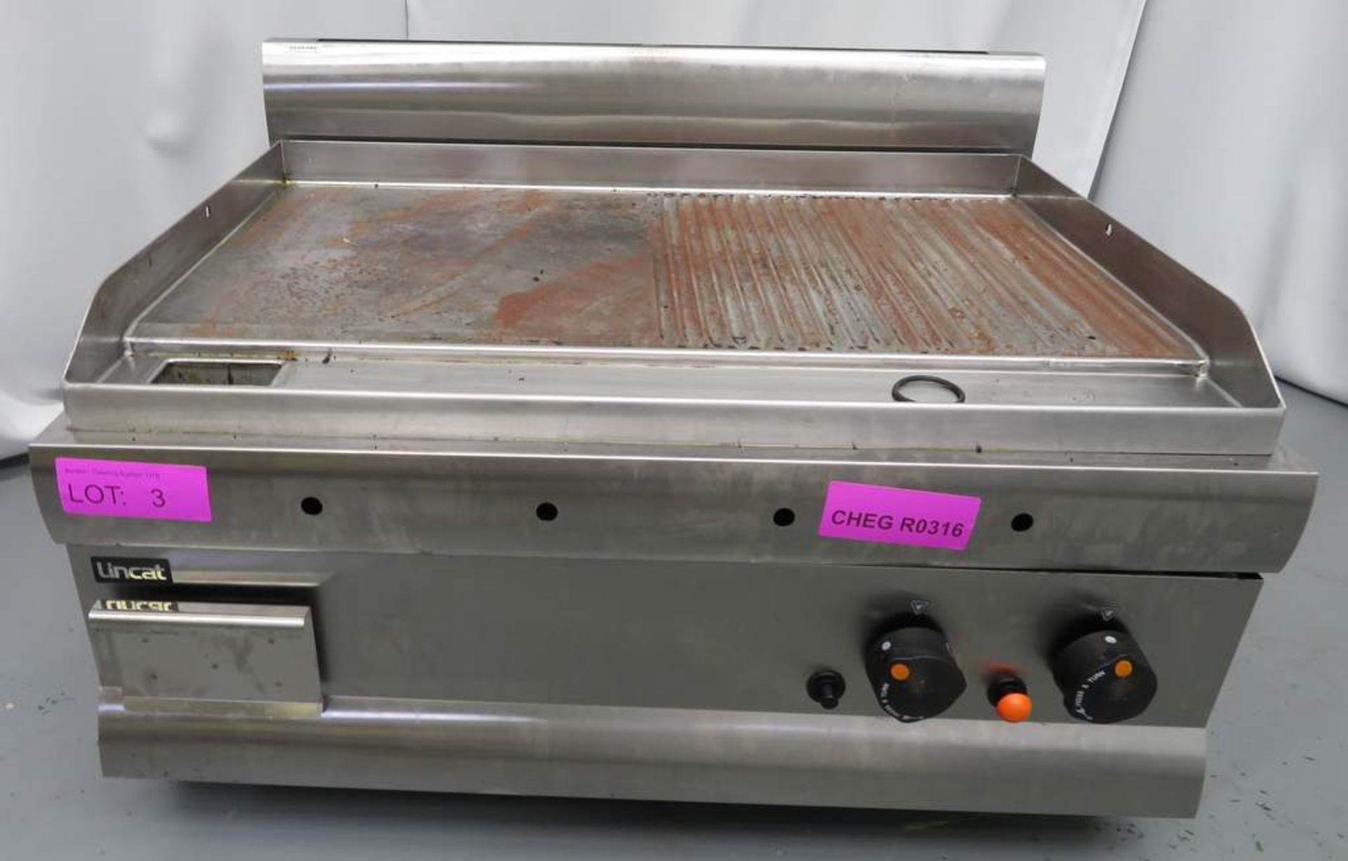 Lincat E307 Gas Griddle, Half-Ribbed. Dimensions: 415x750x600mm (LxWxH) - Image 2 of 7