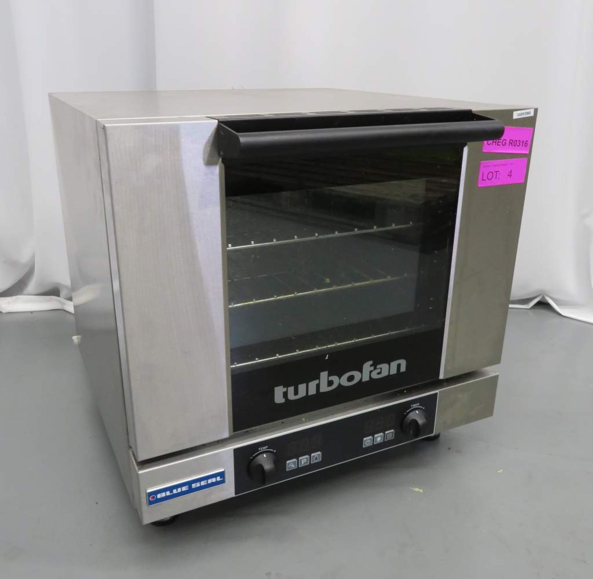 Blueseal CP994 Digital Electric Convection Oven.