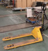 Pallet Truck.