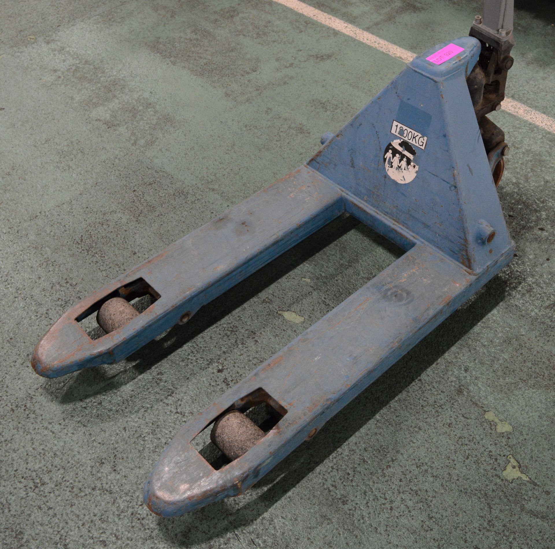 Pallet Truck - Euro Pallets. - Image 2 of 2