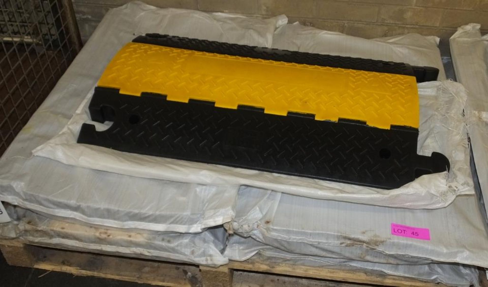 5x Lengths of Cable Rubber Ramp Protectors