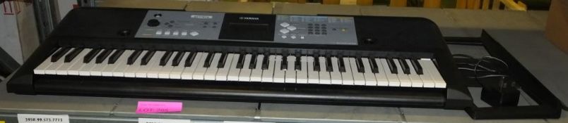 Yamaha PSR E233 Electronic Keyboard