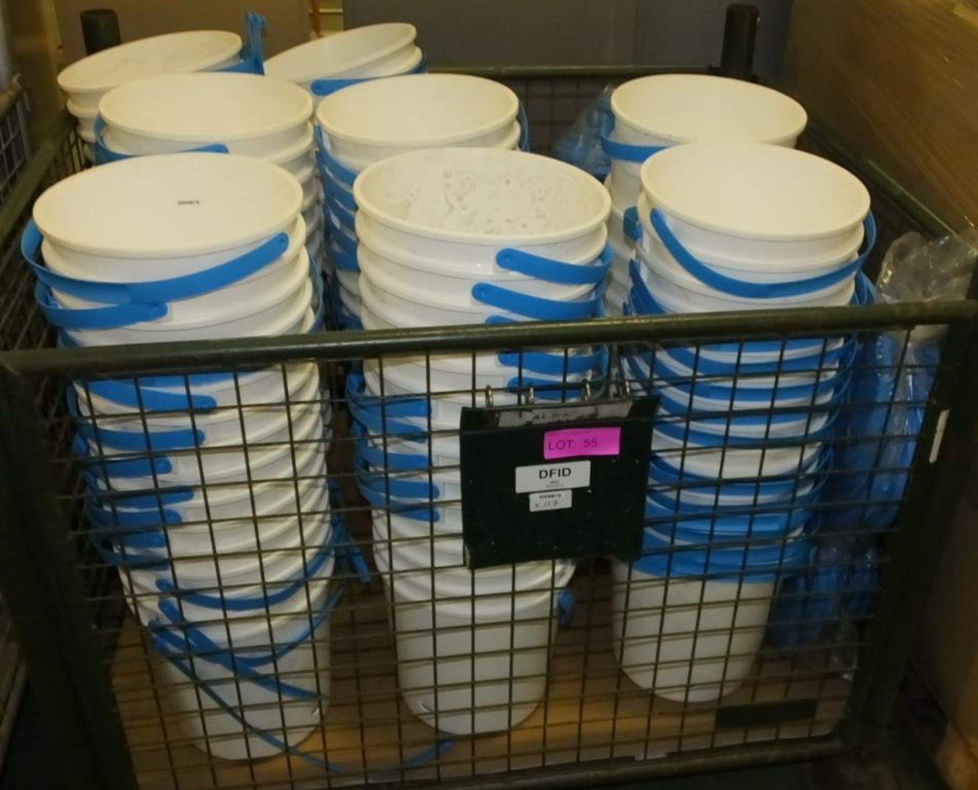 117x Plastic Buckets with Lids & Taps