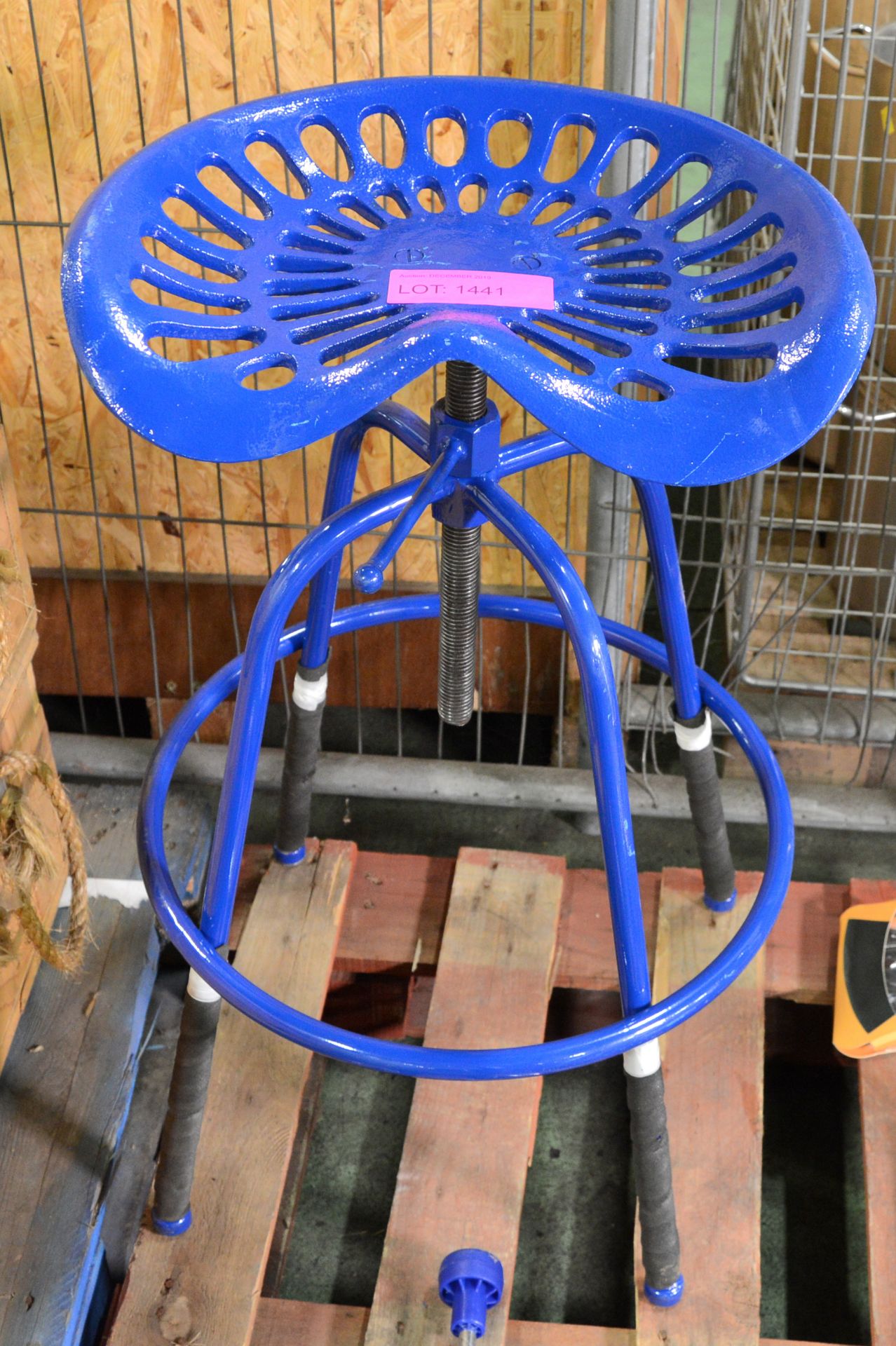 Cast Iron Tractor Seat Stool.