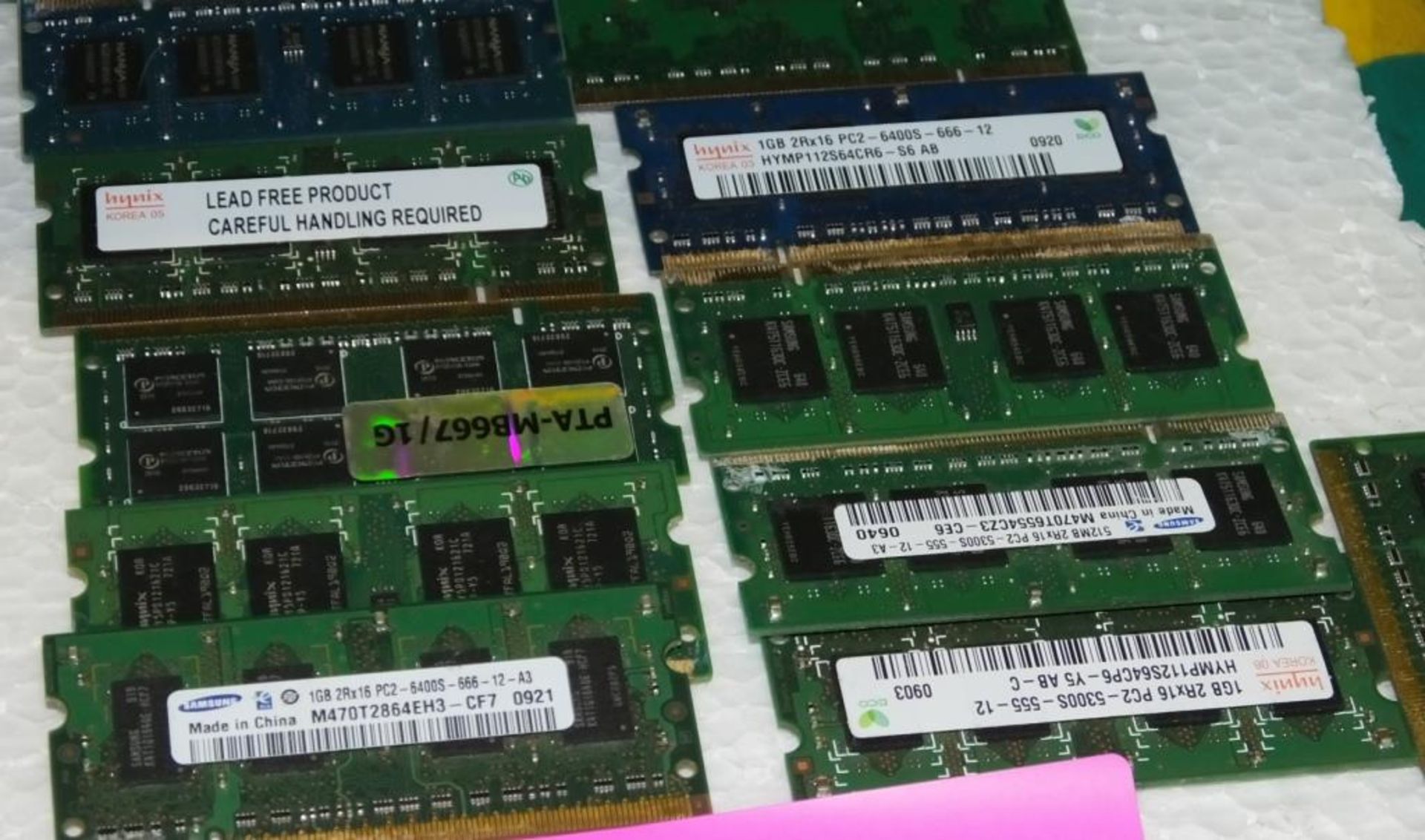 Various Computer Memory Sticks. - Image 2 of 2