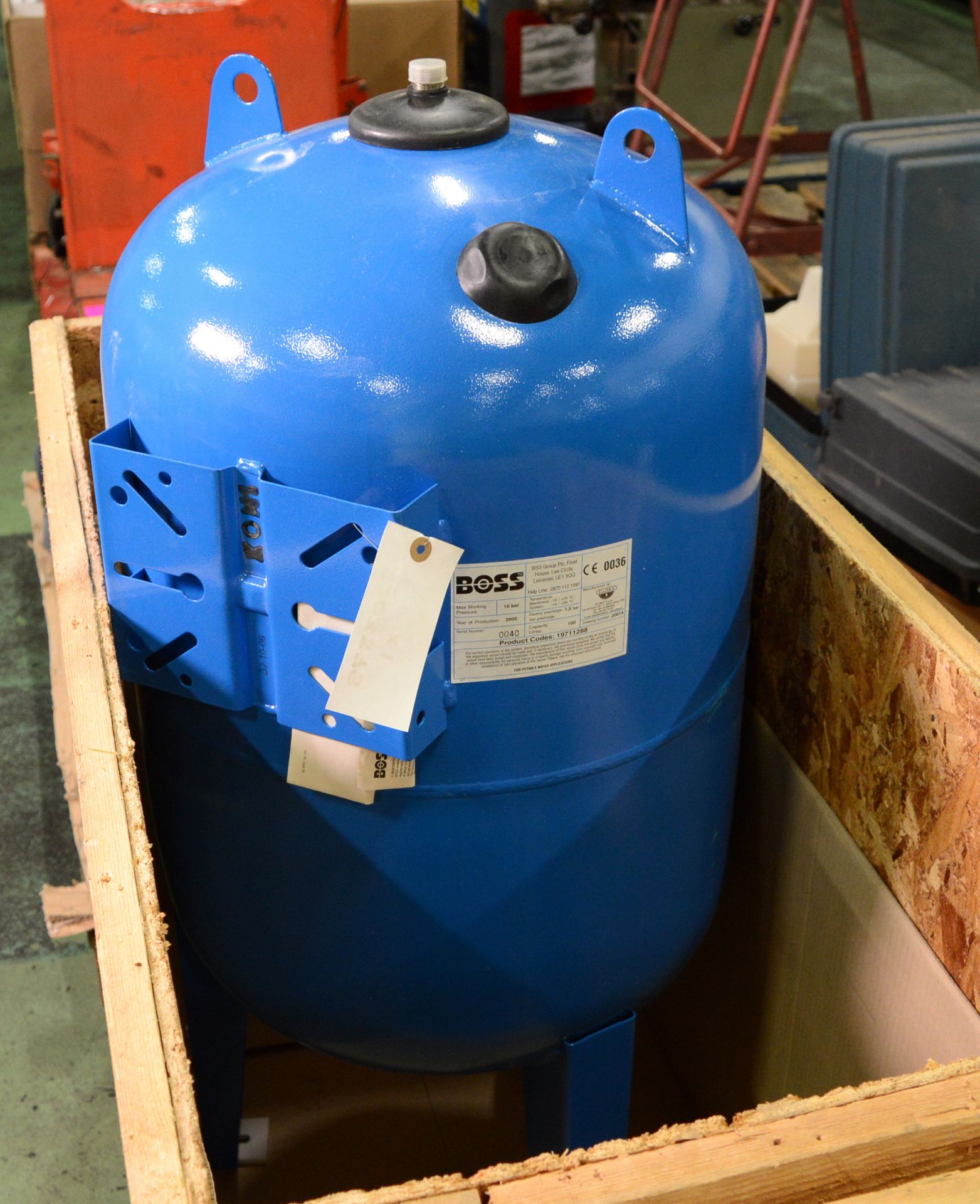 Boss 100ltr Expansion Vessel - Max Working Pressure 10bar.